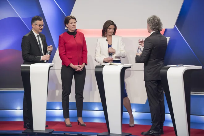 Ne prvake Koalicije ustavnega loka, temveč Roberta Goloba večina vprašanih vidi kot mandatarja. A brez njih vlade ne bo mogel sestaviti. FOTO: Jure Eržen/Delo
