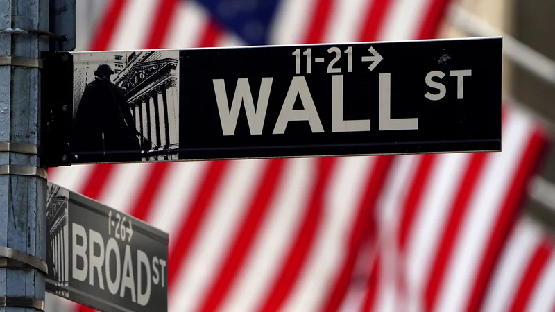 Fotografija: Wall Street, New York, ZDA. Foto: Carlo Allegri / Reuters