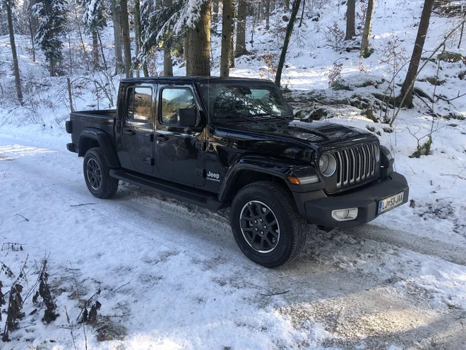 Jeep gladiator je lep, a lahko bi bil še zmogljivejši. FOTO: Aljaž Vrabec
