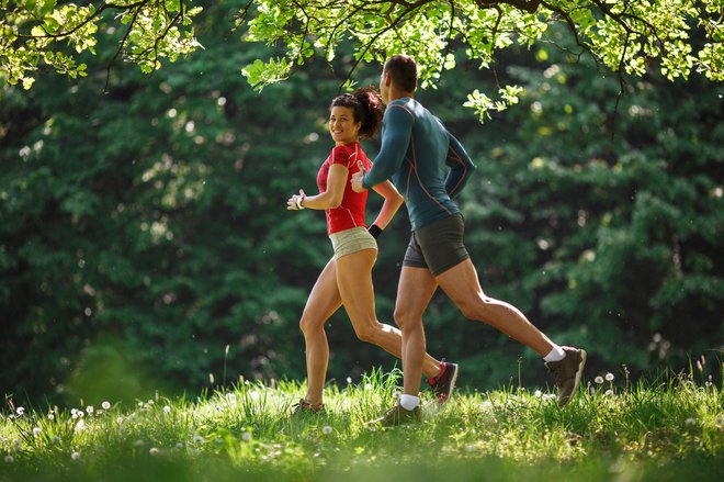 Rekreativni športnik si po nekaj letih redne vadbe za zdravje nabere kar nekaj kondicije, brez težav je sposoben preteči maraton. FOTO: Arhiv Polet/Shutterstock
