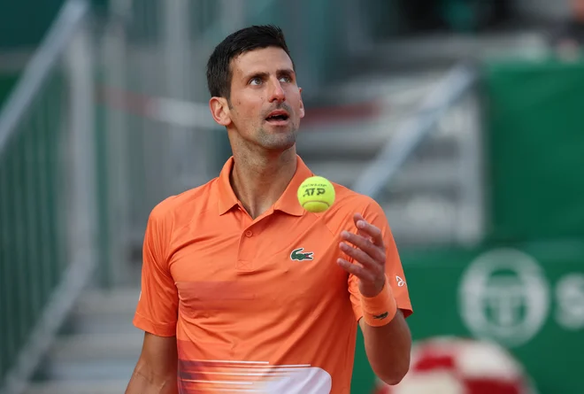 Novak Đoković se je hitro poslovil od turnirja v Monte Carlu. FOTO: Denis Balibouse/Reuters
