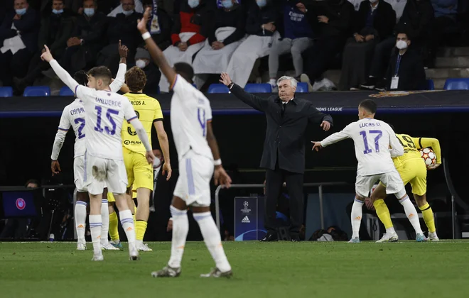 Carlo Ancelotti je imel več sreče od kolega Thomasa Tuchela pri izbiri rezervistov. FOTO: Susana Vera /Reuters
