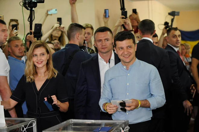 Z Volodimirjem Zelenskim, ukrajinskim predsednikom, pred tem poklicnim igralcem, se nazorsko ujemata. FOTO: Shutterstock
