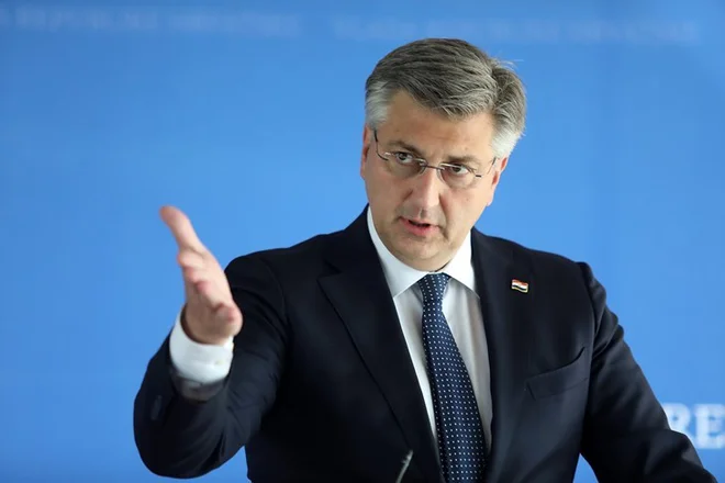 Premier Andrej Plenković se je distanciral od izjav, ki so enačile ustaško NDH in sodobno Hrvaško. FOTO: Ronald Goršić/Cropix
