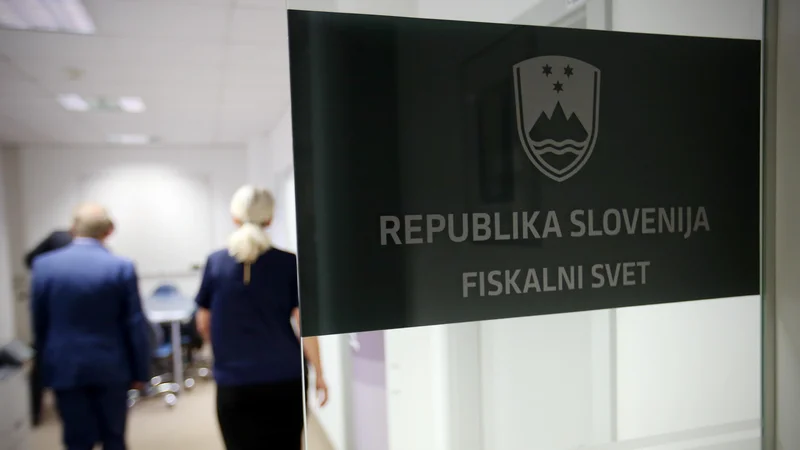 Fotografija: Fiskalni svet, ki ga vodi Davorin Kračun, še čaka na odziv vlade. FOTO: Jože Suhadolnik/Delo