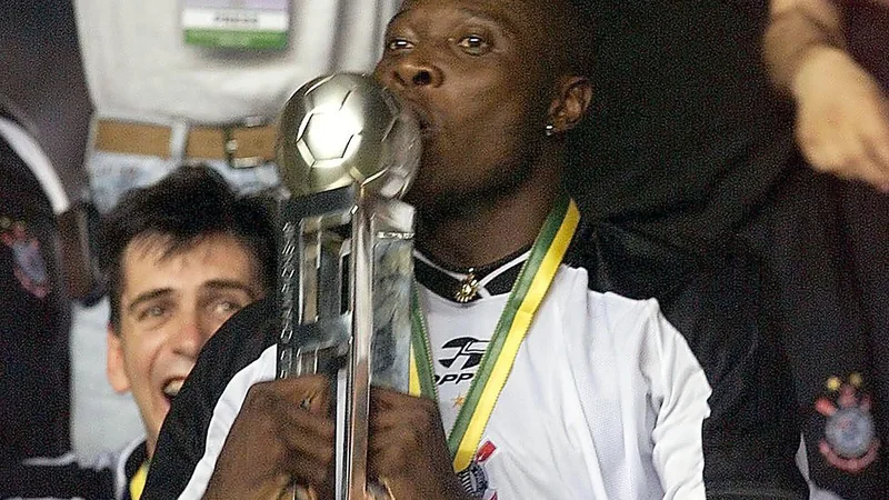 Fotografija: Freddy Rincon si je v majici Corinthiansa leta 2000 priigral naslov svetovnega klubskega prvaka. FOTO: Vanderlei Almeida/AFP