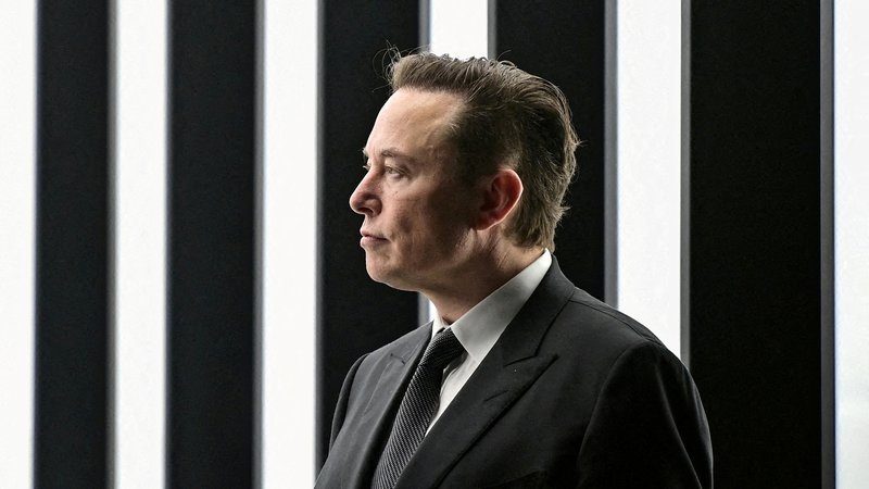 Fotografija: Prvi mož ameriškega proizvajalca električnih vozil Tesla Elon Musk bi prevzel Twitter. Za delnico ponuja 54,20 dolarja. Foto Reuters
