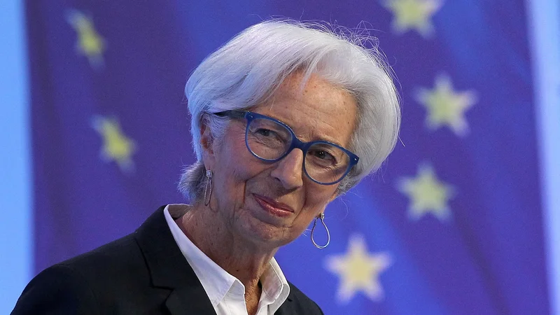 Fotografija: ECB si bo pri izvajanju denarne politike »puščala odprte vse možnosti ter ukrepala postopno in prožno«, sporočajo iz Evropske centralne banke, ki jo vodi Christine Lagarde.FOTO: Daniel Roland/Pool via Reuters