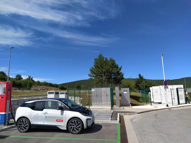 Hranilnik električne energije, s katerim se Petrol pripravlja na prihodnost e-mobilnosti. FOTO: Arhiv Petrola
