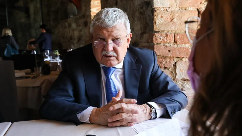 Fotografija: Sándor Csányi pravi, da se o selitvi sedeža združene banke iz Maribora v Ljubljano še niso odločili. Foto Črt Piksi/Delo