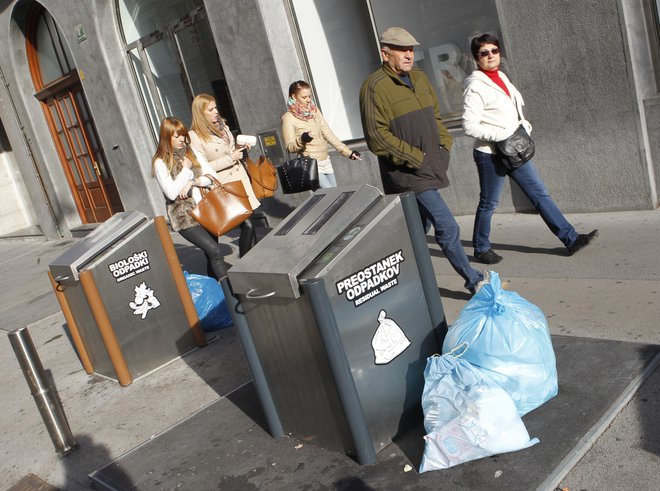 Ljubljana je lani dosegla 70,5-odstotni delež ločeno zbranih odpadkov. FOTO: Tomi Lombar/Delo
