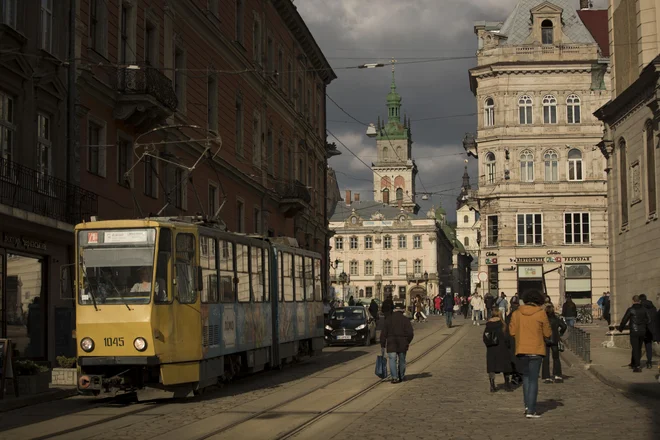 Živahni utrip mesta na zahodu države. FOTO: Jure Eržen/Delo
