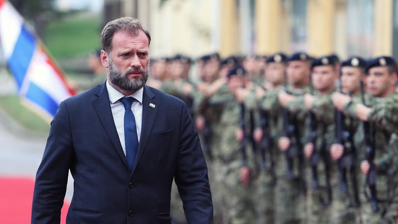 Fotografija: Obrambni minister Mario Banožić še ni poslal predloga za novega vojaškega atašeja v zvezi Nato. FOTO: Cropix

