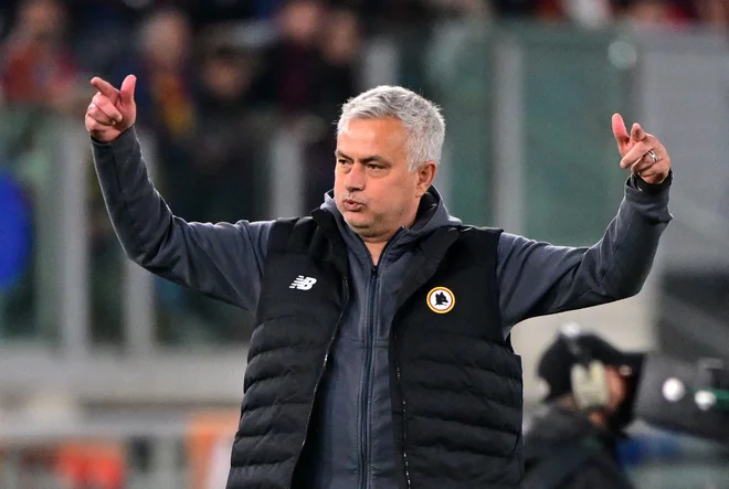 Jose Mourinho iz tedna v teden vodi boljšo ekipo Rome. FOTO: Alberto Lingria/Reuters

