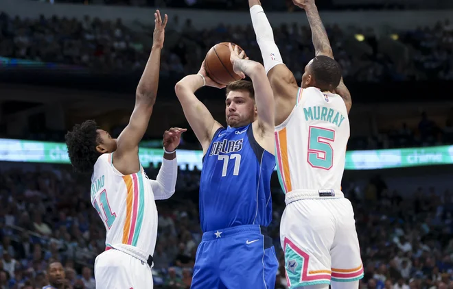 Luko Dončića ne morejo ustaviti nasprotni košarkarji v ligi NBA, tudi poškodbo bo prej ko slej frcnil od sebe. FOTO: Kevin Jairaj/USA Today Sports
