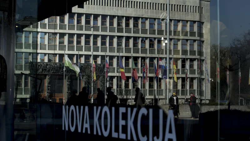 Fotografija: Že v torek bo mogoče na prvi dan predčasnih volitev izbirati, koga si želimo videti v parlamentu in kdo naj sestavi novo koalicijo. FOTO: Jure Eržen