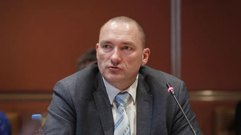 Fotografija: Minister za kmetijstvo in poslanski kandidat NSi Jože Podgoršek se še ni odzval na trditve KŽK, da so mu plačali »pozabljeni« račun za hotel v rednosti 800 evrov. FOTO: Leon Vidic/Delo