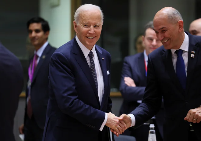 Predsednik vlade Janez Janša se je s tviti nediplomatsko in neotesano lotil ameriškega predsednika Joeja Bidna. FOTO:&nbsp;Evelyn Hockstein/Reuters
