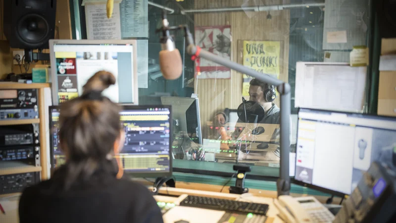 Fotografija: Radio Študent je ponovno ogrožen. FOTO: Uroš Hočevar/Delo