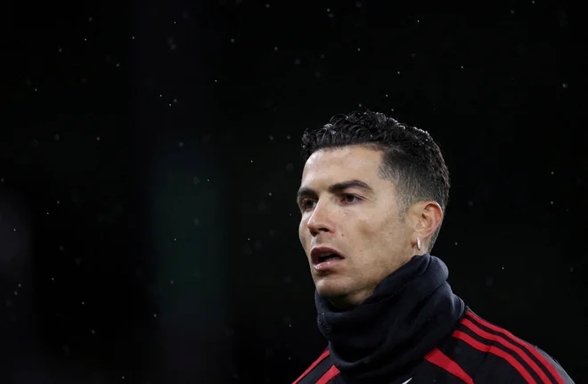 Cristiano Ronaldo naj bi jutri zaigral proti londonskim topničarjem.&nbsp; FOTO: Carl Recine/Reuters
