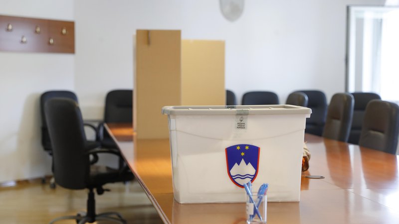 Fotografija: Napake pri prirpavi volitev se letos kopičijo. FOTO: Leon Vidic/Delo
