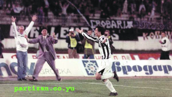 Fotografija: Navijači Partizana so oboževali Zlatka Zahovića, ki jih je razvnemal z izjemnimi potezami in čudovitimi zadetki. FOTO: Sport