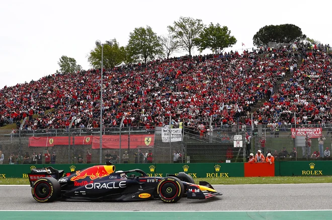 Max Verstappen je utišal tifose. FOTO: Guglielmo Mangiapane/ Reuters
