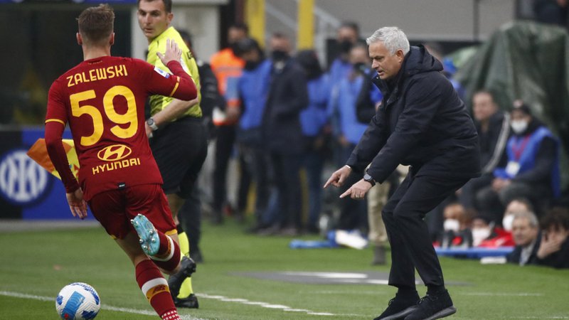 Fotografija: Jose Mourinho med tekmo Interja in Rome. FOTO: Alessandro Garofalo/Reuters
