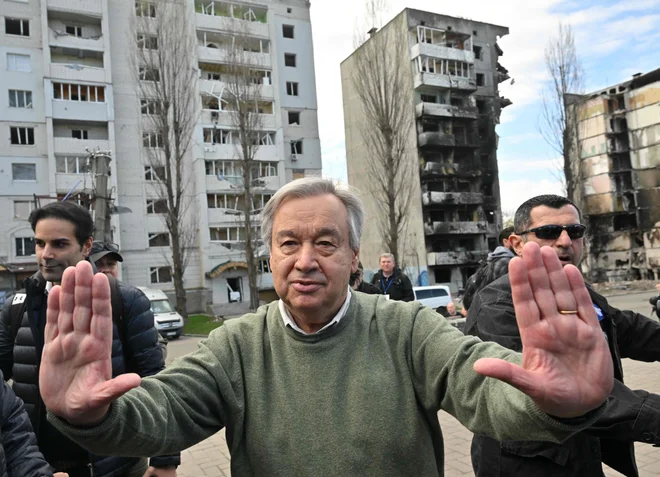 Generalni sekretar ZN Antonio Guterres na ogledu Borodjanke. FOTO: Sergei Supinsky/Afp
