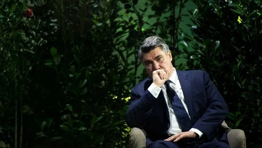 Predsednik Zoran Milanović je zagrozil, da bo Hrvaška Finski (in Švedski) vstop v Nato pogojevala z volilno zakonodajo v BiH, in s tem šokiral Bruselj in še marsikoga. FOTO: Vlado Simiček/AFP