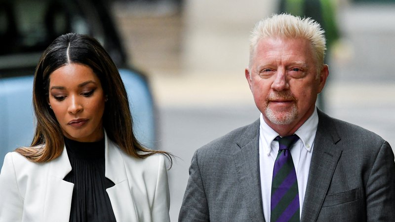 Fotografija: Boris Becker je prišel na današnjo razsodbo v Londonu v družbi partnerke Lilian de Carvalho Monteiro. FOTO: Toby Melville/Reuters
