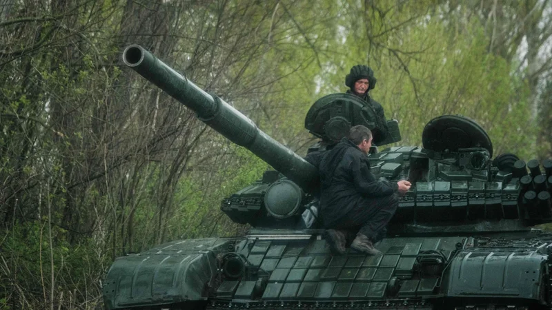 Fotografija: Poljska bo Ukrajini dobavila tanke. FOTO: Yasuyoshi Chiba/AFP