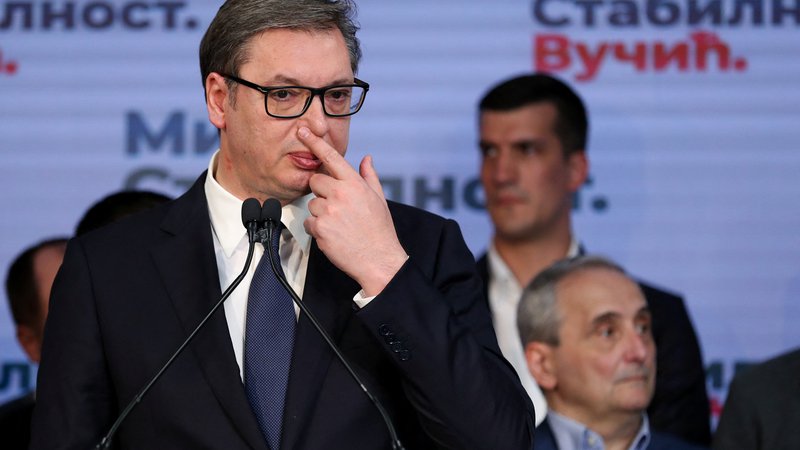 Fotografija: Čeprav je zmagal na predsedniških volitvah, ­Aleksandru Vučiću ni lahko. FOTO: Antonio Bronić/Reuters
