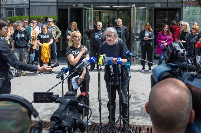 Izjave novinarjev RTV na novinarski konferenci ob svetovnem dnevu svobode medijev. FOTO: Voranc Vogel/Delo
