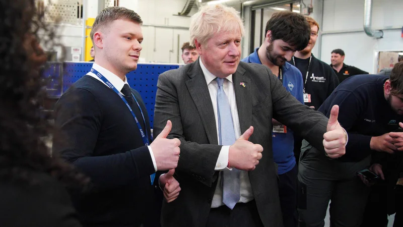 Fotografija: Britanski ministrski predsednik Boris Johnson se pripravlja na potencialno slab volilni rezultat. Foto: Peter Byrne/AFP