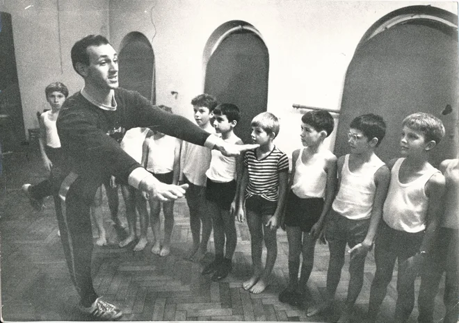 Miro Cerar uri mlade v Narodnem domu leta 1971. FOTO: Edi Šelhaus
