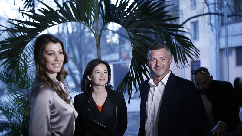 Fotografija: Podpredsednikoma SD Dominiki Švarc Pipan in Matjažu Nemcu se ni uspelo prebiti v državni zbor. FOTO: Blaž Samec/Delo