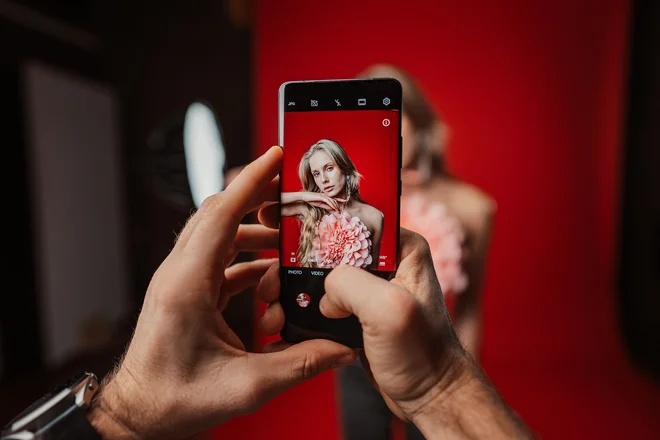 Priljubljena družbena omrežja in aplikacije za takojšno sporočanje, kot so Facebook, TikTok, Snapchat, WhatsApp Telegram, Viber in Instagram, so na voljo za takojšen prenos iz trgovine AppGallery. FOTO: Huawei
