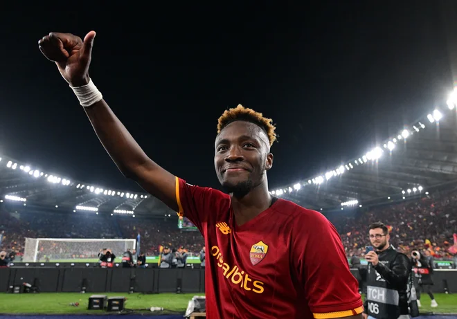 Tammy Abraham je matiral vratarja Leicestra. FOTO: Alberto Lingria/Reuters
