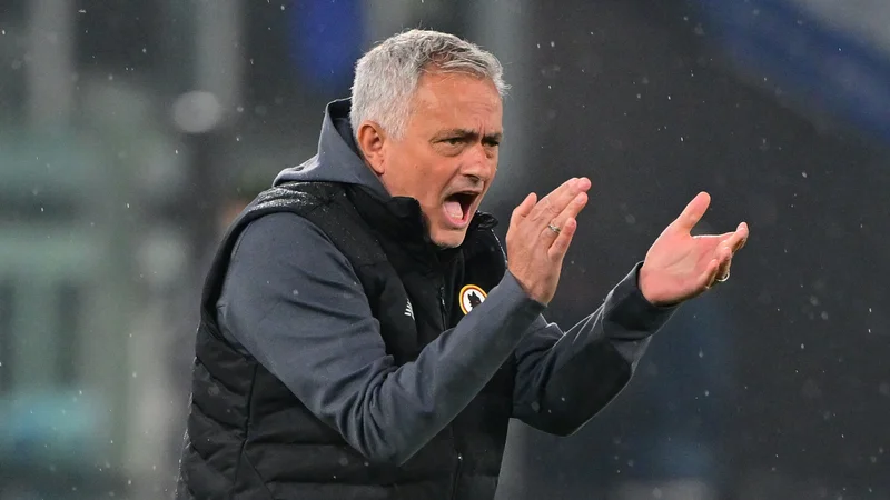 Fotografija: Jose Mourinho ni skrival čustev. FOTO: Alberto Lingria/Reuters
