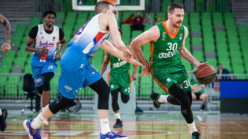 Fotografija: Zoran Dragić (desno) se je v Novo mesto vrnil kot član Cedevite Olimpije in bil blizu dvojnemu dvojčku. FOTO: Cedevita Olimpija