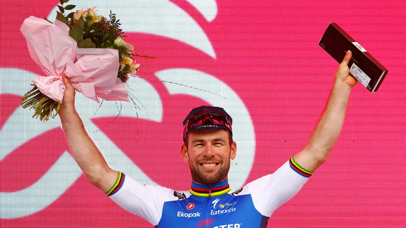 Fotografija: Mark Cavendish se je takole veselil etapne zmage. FOTO: Luca Bettini/AFP