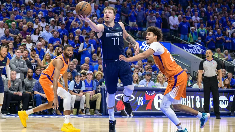 Fotografija: Luka Dončić je takole zaključil eno od akcij Dallasa. FOTO: Jerome Miron/Usa Today Sports