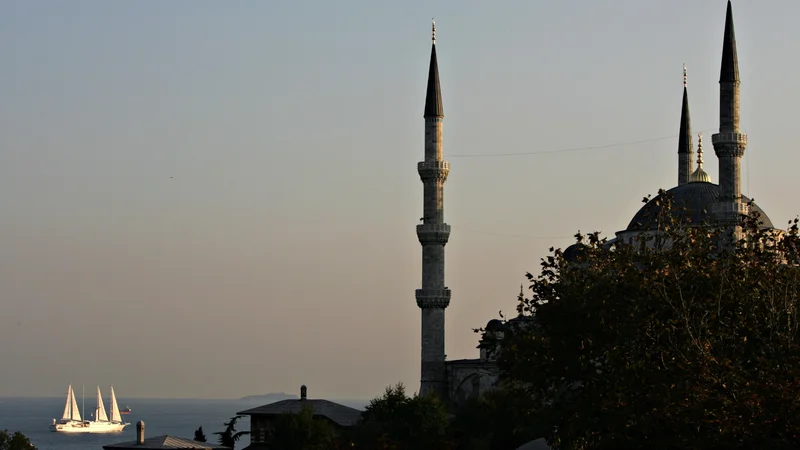 Fotografija: Stric Küheylan, saj veš, da je za nas vsako mesto Istanbul, v romanu reče Doktor. FOTO: Fatih Saribas/Reuters
