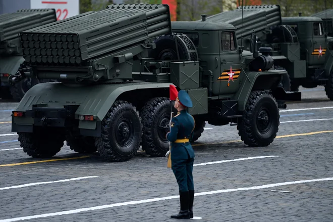 V Moskvi je včeraj potekala vojaška parada. FOTO: Kirill Kudryavtsev/AFP