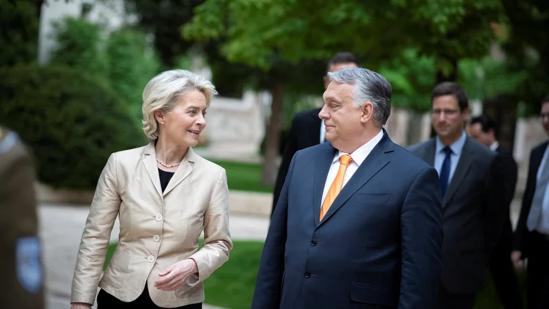 Fotografija: Niti v dvostranskih pogajanjih Ursule von der Leyen s premierom Orbánom v ponedeljek zvečer v Budimpešti ni bilo preboja. FOTO: Kabinet madžarskega premiera/Reuters