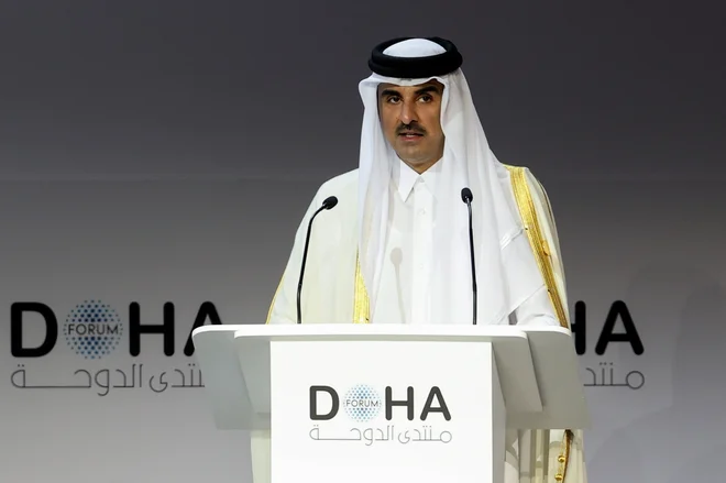 Absolutni vladar Katarja Tamim bin Hamad Al Tani prihaja k Borutu Pahorju. FOTO: Reuters
