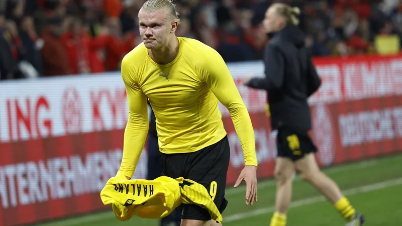 Fotografija: Erling Haaland skrb no pazi na svojo telesno formo tudi s prehranjevalnimi navadami. FOTO: Heiko Becker/Reuters