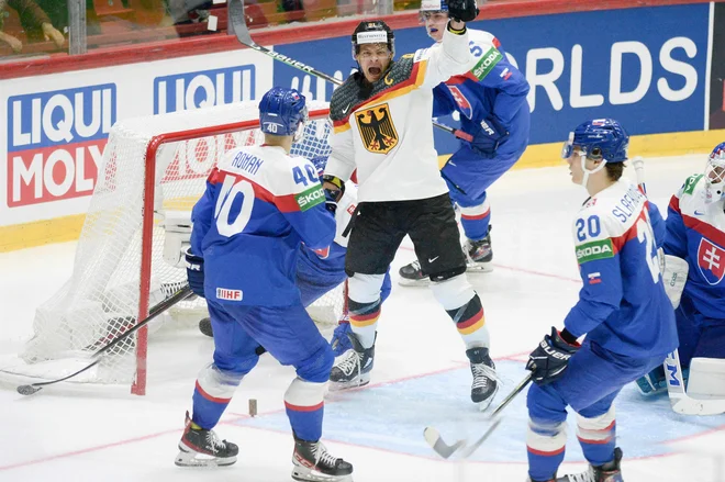 Nemci so presenetili Slovake. FOTO: Mikko Stig/AFP
