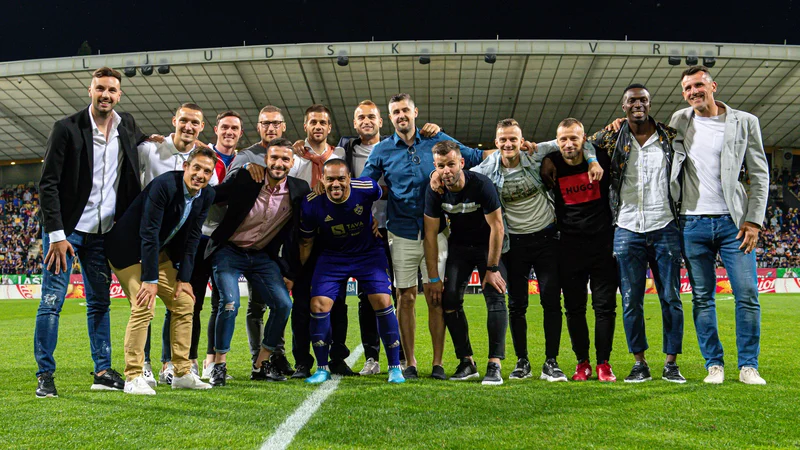 Fotografija: Marcos Tavares in njegovi številni dolgoletni soigralci, s katerimi je ustvarjal številne podvige. FOTO: Aleš Cipot/mediaspeed.net